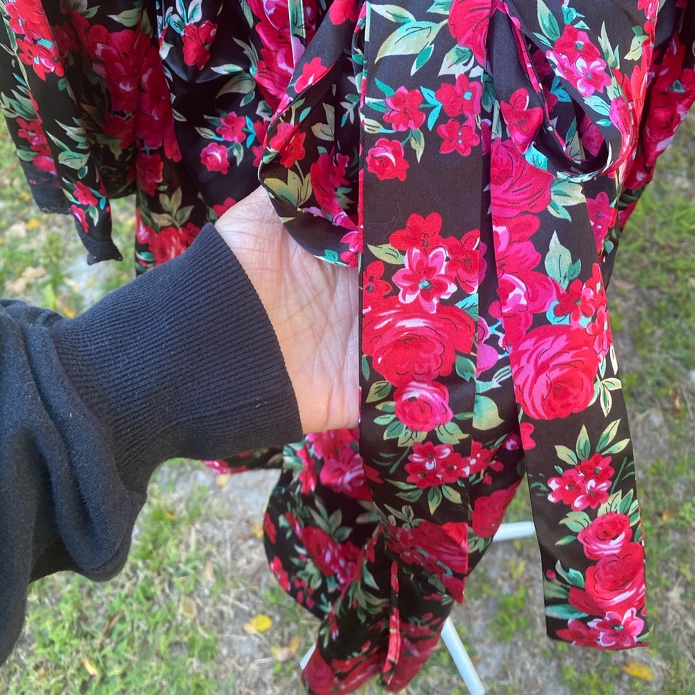 Pink Women’s Roses Floral Wrap Robe Size XL - Picture 5 of 8